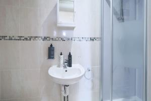 S4 Cozy Full Modern Studio In Kilburn With Kitchen