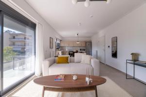 Prestigious 3BR Apartment in Marousi by UPSTREET