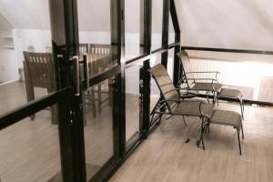 Simones Bluehouse in the Mountain