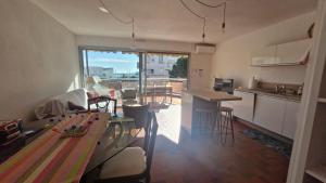 Le Poseidon Grande terrasse vue port a 100m plage