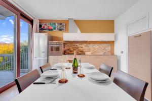 Lake and Sun, Garda Bliss with Pool