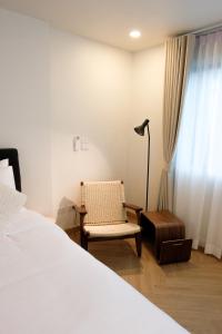 Whole Floor, 3 Bed 3 Bath, 1 min to BTS Prompong