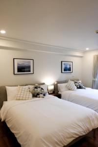 Whole Floor, 3 Bed 3 Bath, 1 min to BTS Prompong