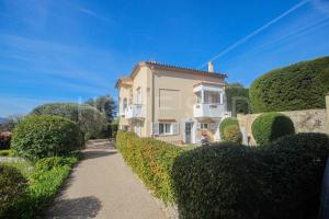 Mouans Sartoux, bastide avec magnifique parc et piscine
