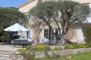 Villas Mouans Sartoux, bastide avec magnifique parc et piscine : photos des chambres