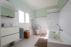 Villas Mouans Sartoux, bastide avec magnifique parc et piscine : Maison 5 Chambres