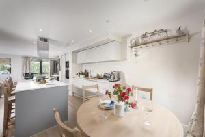 Harlyn Folly, Apartment 6, Harlyn