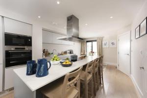 Harlyn Folly, Apartment 6, Harlyn