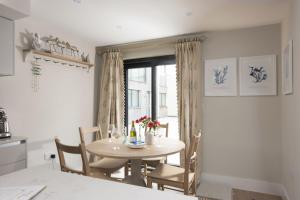 Harlyn Folly, Apartment 6, Harlyn