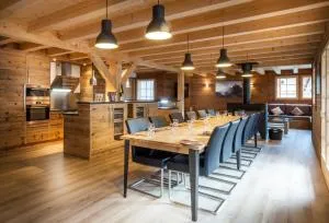 Les Couadzous Samoëns Centre, Sauna, Jacuzzi 6 chambres en suite - 莫尔济讷