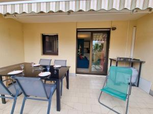 Appartements L-escapade - T2 en centre ville avec terrasse, clim et wifi : photos des chambres