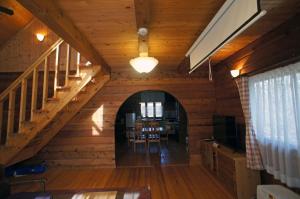 HARUNA LODGE Private log house with starry sky from the skylight, fireplace, and spacious deck BBQ