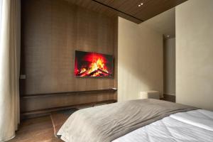 Chalet Velvet by Fomich