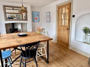 Ivy Cottage sleeps 6 in style