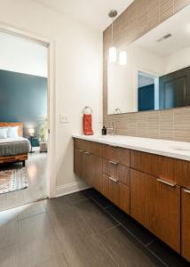 Lux Washington-Park Rooftop Patio-Free Parking