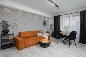 Bright Apartment with Terrace & Parking near Metro Kondratowicza by Noclegi Renters - 马尔基