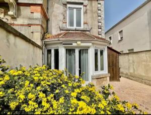 Maisons de vacances Escapade a Royan - A 5min de la gare jardin : photos des chambres