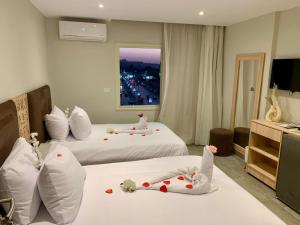 Khufu Pyramids View Inn