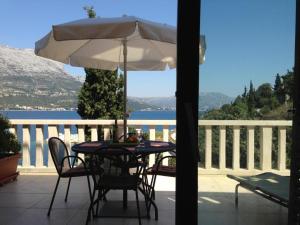 One-Bedroom Apartment with Ocean View room in Villa Jade apartments