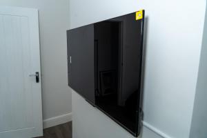 Blackpool Seaside Retreat for 6, Seafront Location, Free Parking & WiFi