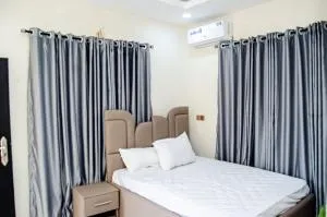 Furnished studio apartment in a secure and serene part of Ibadan - Asi