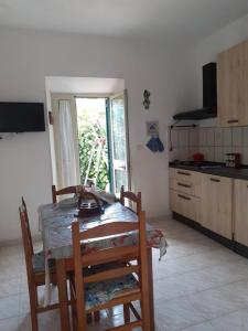 Cozy house with garden in Rio nellElba