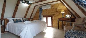 Villas Les Terrasses du Carlat, Le Logis, Demeure raffinee, situation ideale Dordogne, vues, piscine : photos des chambres