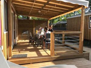 Campings Domaine Residentiel de Plein Air La Canadienne : photos des chambres