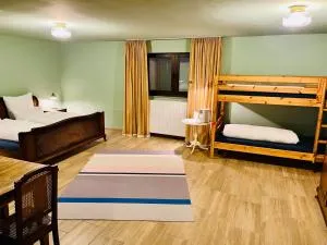 Gemütliche Unterkunft Flughafen Köln-Bonn CGN - Lind