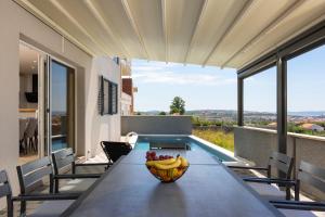 Villa Beverly Hills, Heated Pool, Jacuzzi, 12 People