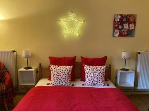 Poppy Flower Apartment