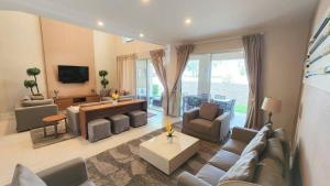 7639- Encantadora Casa com 3 Suítes no Magic Village Yards, Perto da Disney e da Rota 192