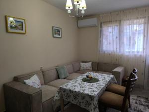 Апартамент Котеви