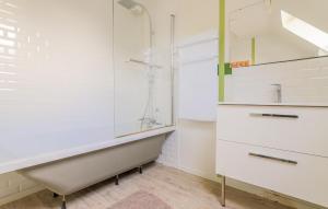 Maisons de vacances Amazing Home In Saint-Josse With Wifi : photos des chambres