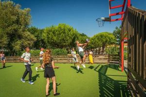 Campings Camping 4 etoiles - Parc aquatique - eei0fi : photos des chambres
