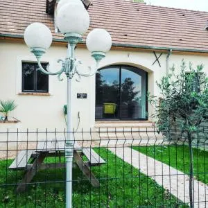 Maison de charme à Sainte-Geneviève-lès-Gasny avec jardin paisible - Gommécourt