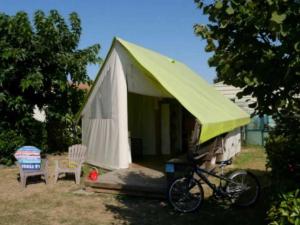Campings Camping 4 etoiles - Piscine - eeebgi : photos des chambres