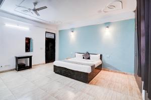 PLAY THE ROYAL INN GUEST HOUSE - couple friendly