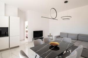 Bellevue Apartment - by ELYSIUM VILLAS