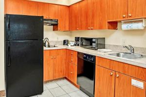 1BR Condo - Two Queens Arcade Pool - Near Disney