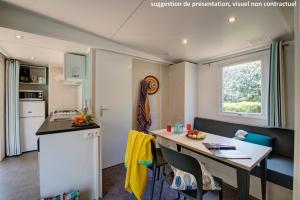 Campings Domaine Residentiel de Plein Air Les Ilates : photos des chambres