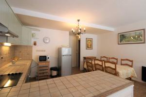 GASREM - Golfe de St-Tropez - Mazet dans domaine avec piscine et tennis