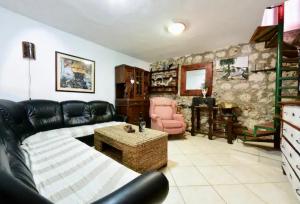 Luxury Villa Robinson with Pool & Jacuzzi