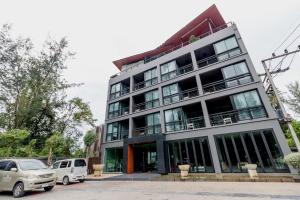 Private apartment at Kris Condo by Lofty