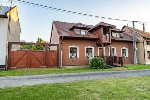 Penzion Pod Chřiby - 克罗梅日什