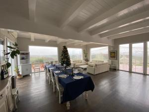 Villa Belsole dell 800 con piscina riscaldata 1 aprile al 30 settembre e colonnina elettrica per auto