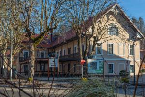 Gostišče Pod Kostanji 