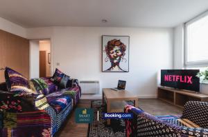 Spacious City Center Apartment By Smart Apartments Short Lets & Serviced Accommodation Apartment Southampton With Free WiFi