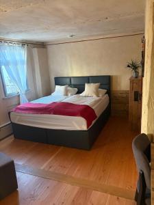 Genusspur - Schiefer Salon