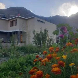 Tsogstot residency - Charāsa